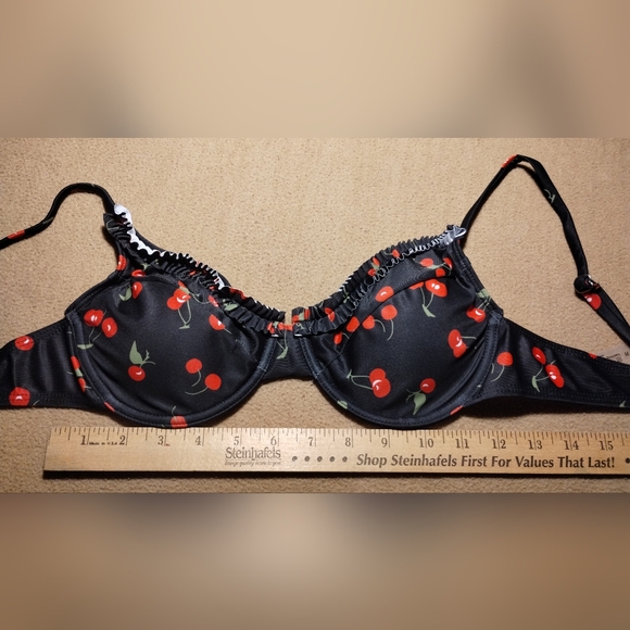 Shein cherry print bikini top - size M - Picture 2 of 7